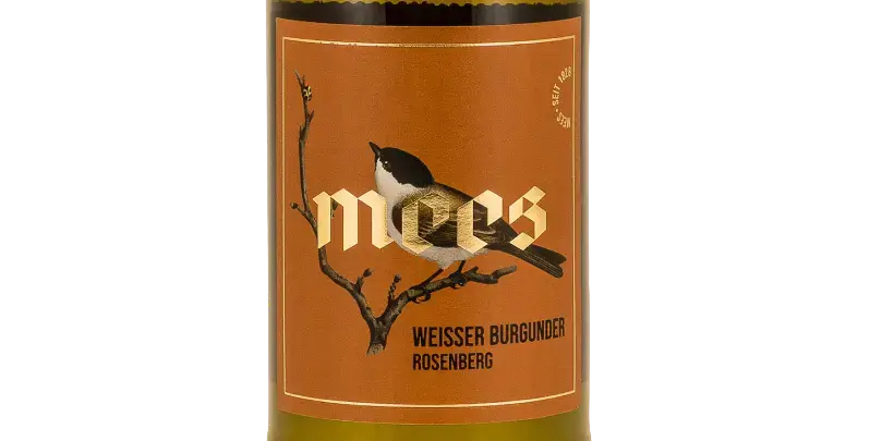 Weißburgunder Rosenberg von Weingut Mees, Flasche mit stilvollem Etikett und Vogelmotiv.