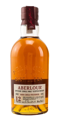 Schottischer Whisky Aberlour, 12 Jahre, nicht kühlgefiltert, Speyside Single Malt, goldene Farbe, i.d. Flasche mit Etikett.