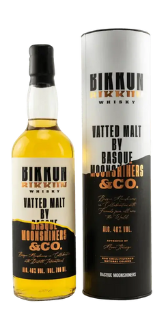 Spanischer Whisky BIKKUM Vatted Malt von Basque Moonshiners, goldene Farbe, 700ml Flasche, 40% Vol.