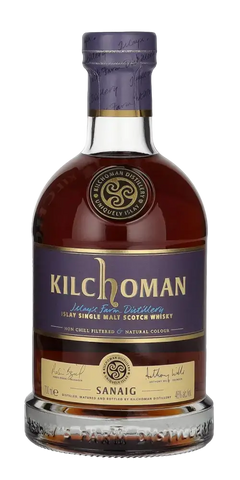 Schottischer Whisky Kilchoman Sanaig, Islay Single Malt mit Aromen von Trockenfrüchten, Torf und Zitrusnoten.