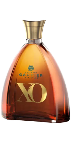 Cognac XO Maison Gautier in eleganter Flasche, aromatisch mit floralen Noten und kandierten Früchten, kraftvoll und harmonisch.
