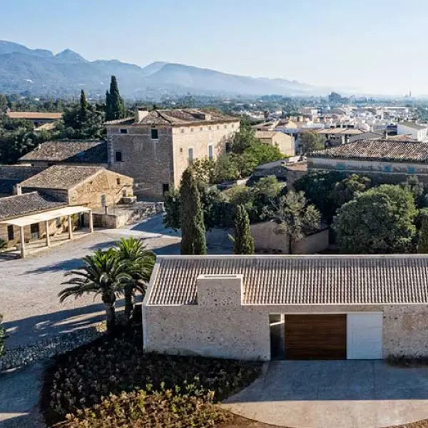 gid://shopify/MediaImage/57919715869015