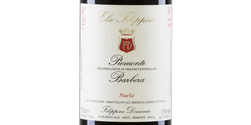 Elio Filippino Barbera aus dem Piemonte, Etikett mit Herkunftsbezeichnung und Jahrgang, erlesener italienischer Wein