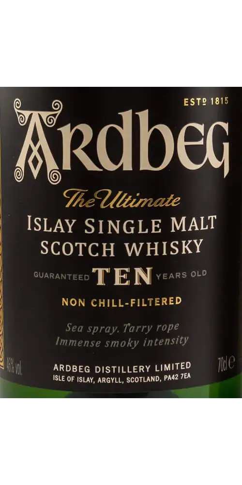 Schottischer Whisky Ardbeg Ten, 10 Jahre alter Islay Single Malt mit intensiven rauchigen Aromen, nicht kühlgefiltert.
