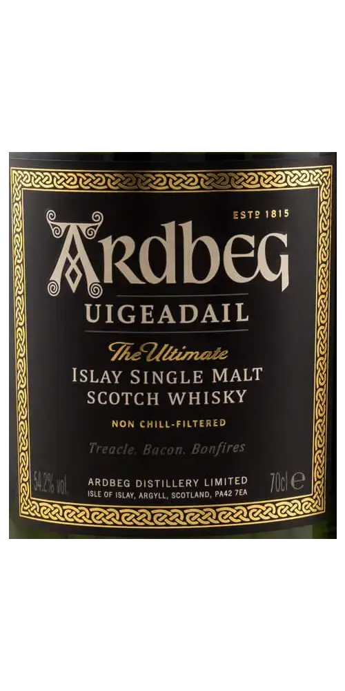 Schottischer Whisky Ardbeg Uigeadail, Islay Single Malt, 700ml Flasche mit dunklem Design, rauchige Aromen.