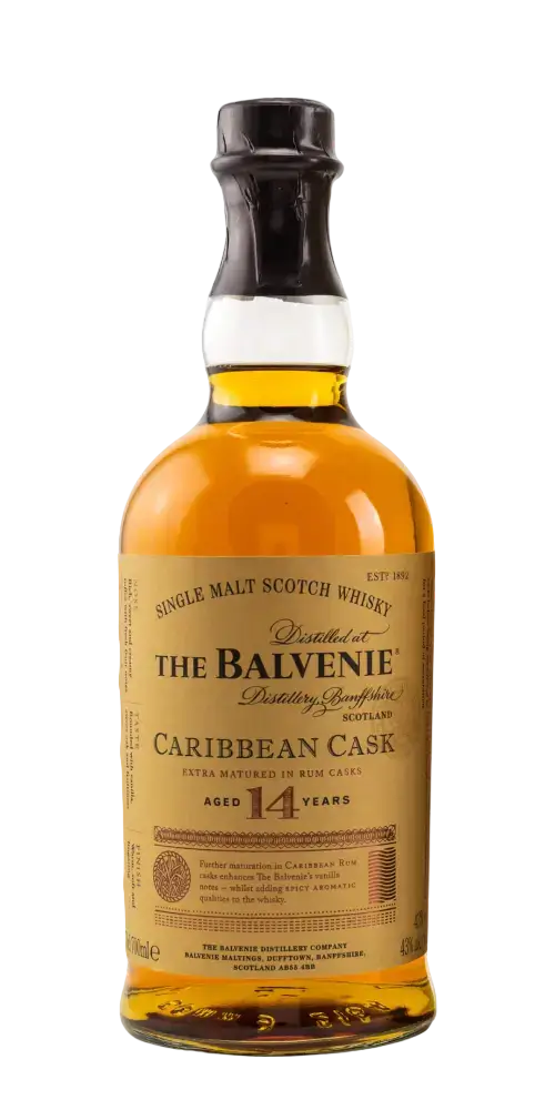 Schottischer Whisky The Balvenie Caribbean Cask, 14 Jahre, in der Flasche auf weißem Hintergrund.