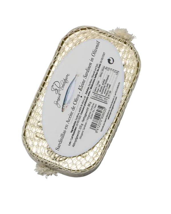 Barcino Gourmet Feinkost Sardinillas in Olivenöl, spanische Spezialität im praktischen Metallbehälter.