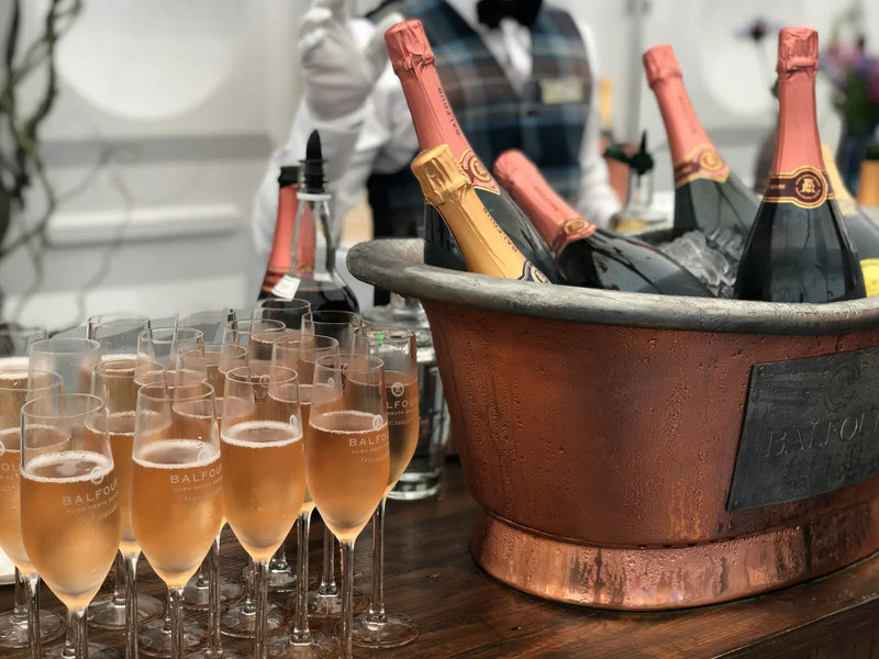 Firmen-Tasting in unterschiedlichen Größen — vom Team-Abend bis zur Großveranstaltung