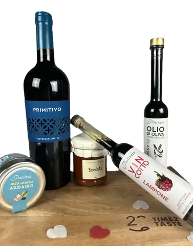 Geschenkpaket mit Primitivo, Olivenöl, Vin Cotto und Feinkost für Valentinstag von TIME 2 TASTE.