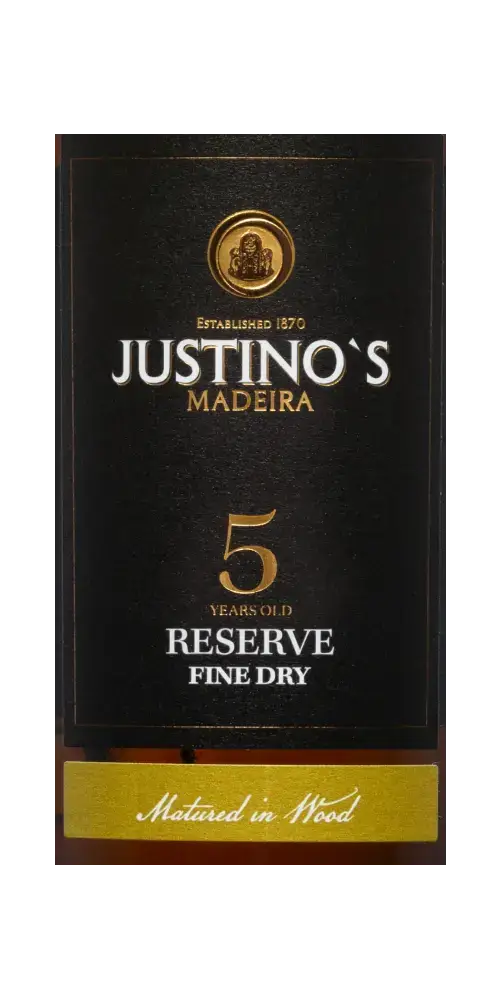 Justinos Madeira, trockener Weißwein aus Portugal, bietet Noten von Trockenfrüchten und weist 5 Jahre Reifung auf.