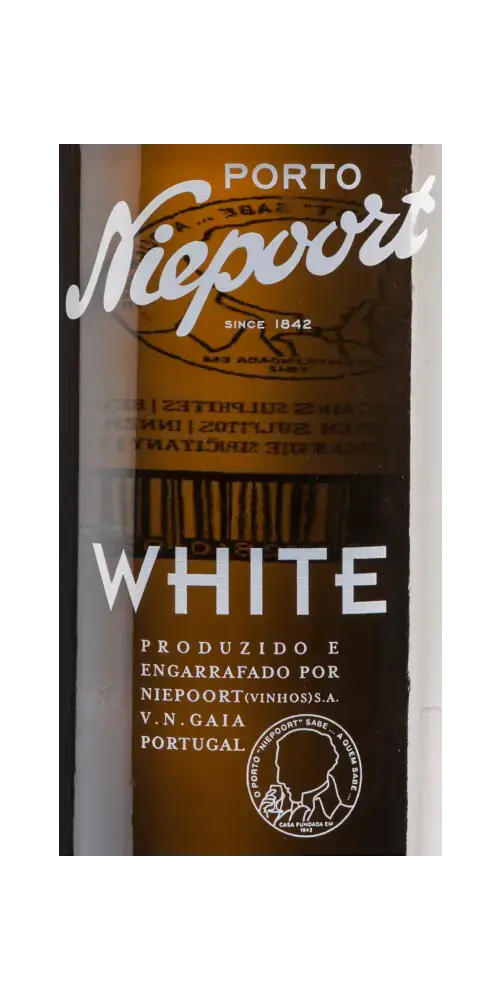 Niepoort White, halbtrockener Portwein aus Portugal, mit nussigen Aromen und 3 Jahren Fassreifung.