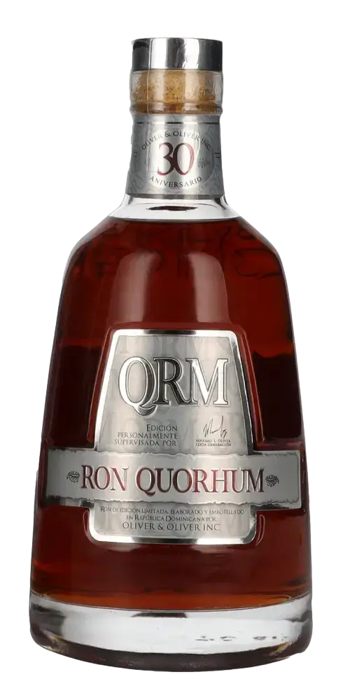 Quorhum 30 Aniversario Rum aus der Dominikanischen Republik in einer eleganten Flasche mit edlem Design.