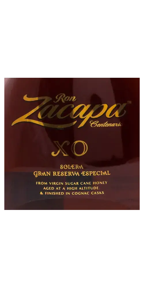 Ron Zacapa XO Centenario Rum, 10-25 Jahre, aus Guatemala, Solera-Verfahren, elegante Noten von Eiche und Früchten.