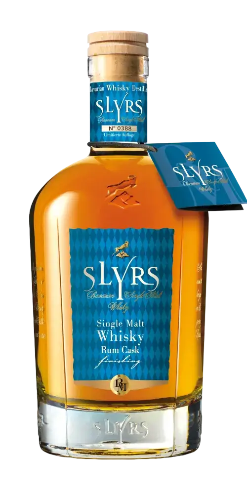 Deutscher Whisky Slyrs in einer Rumfass-Abfüllung, fünf Jahre gereift, Single Malt, handgefertigt in Deutschland.