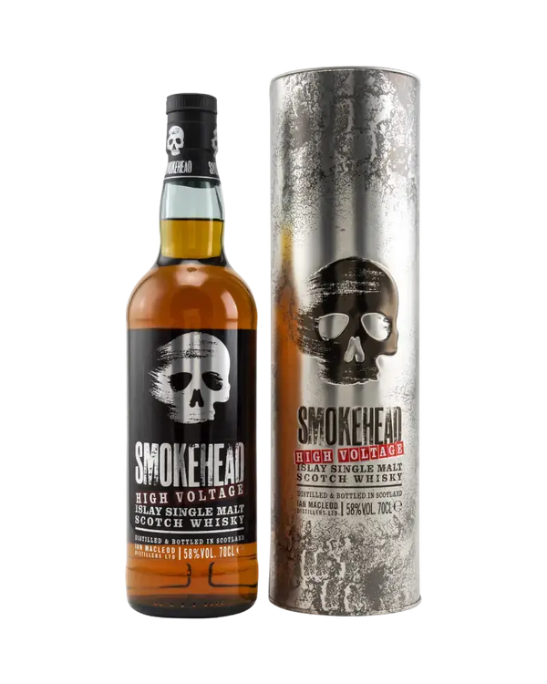 Schottischer Whisky Smokehead High Voltage Islay Single Malt mit charakteristischer Verpackung und Totenkopf-Design.