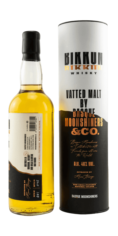Spanischer Whisky BIKKUM Vatted Malt von Basque Moonshiners. Flasche und Verpackung mit goldener Farbe, 46% Vol.