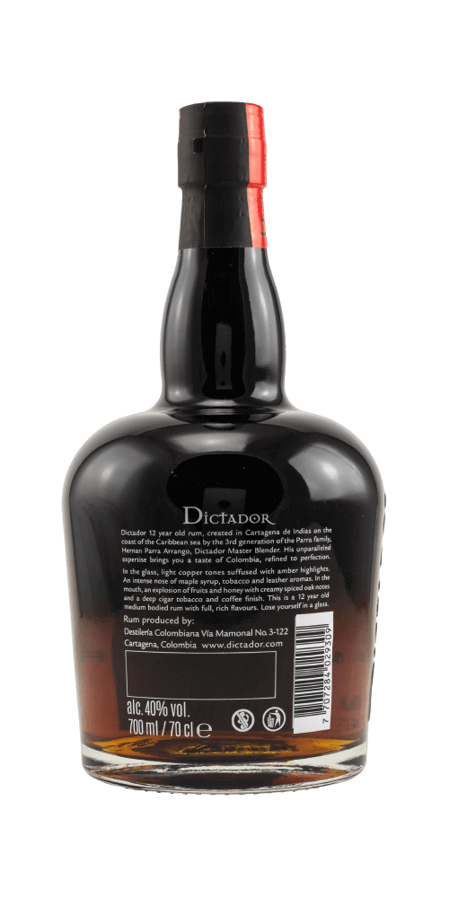 Dictador 12 Jahre Rum aus Kolumbien, mit Bernsteinfarbe und Aromen von Karamell, Honig, Tabak und Leder.