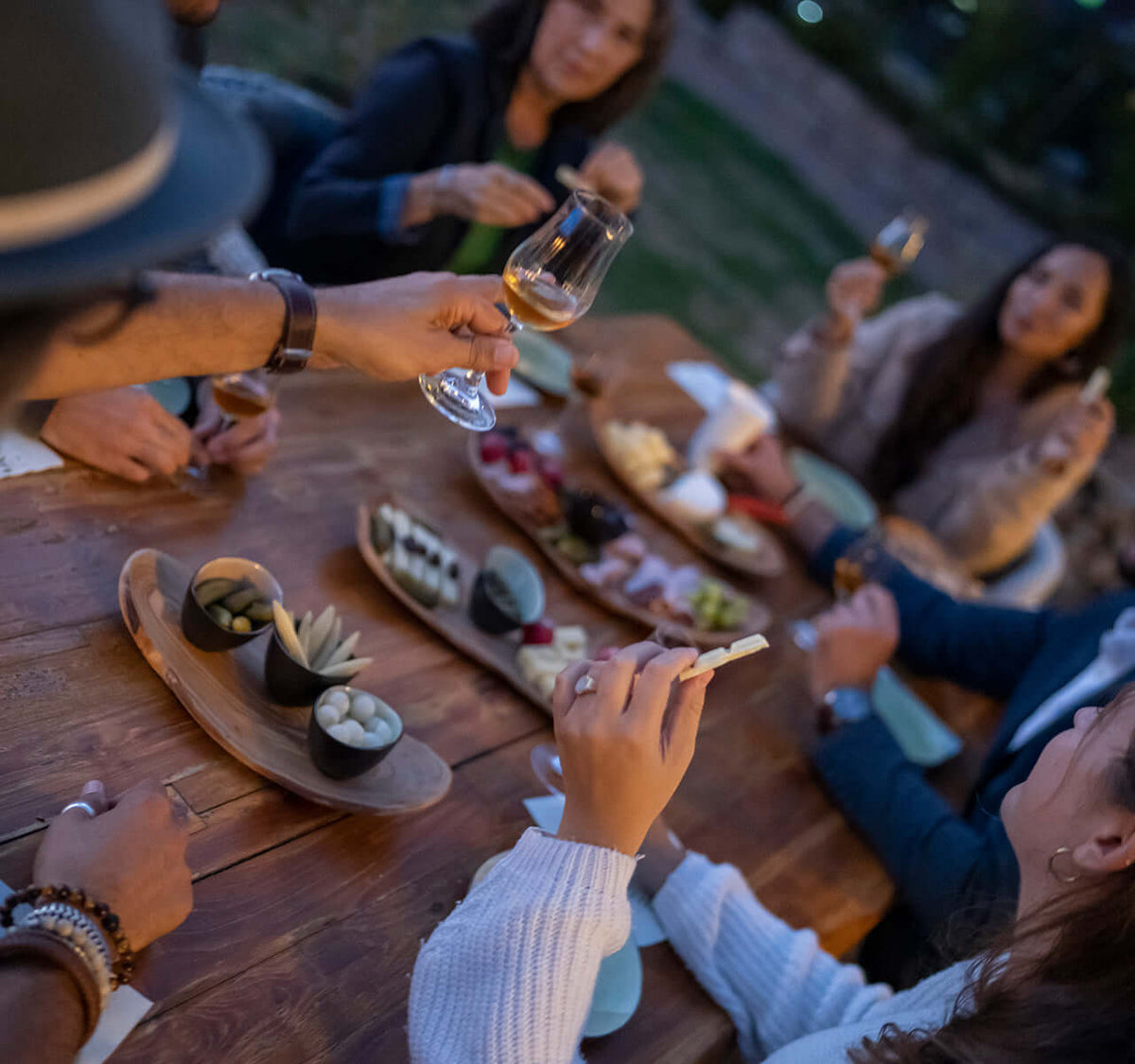 Rum Tasting für Erfahrene mit harmonischen Köstlichkeiten, in geselliger Runde, TIME 2 TASTE, mobil und stressfrei.