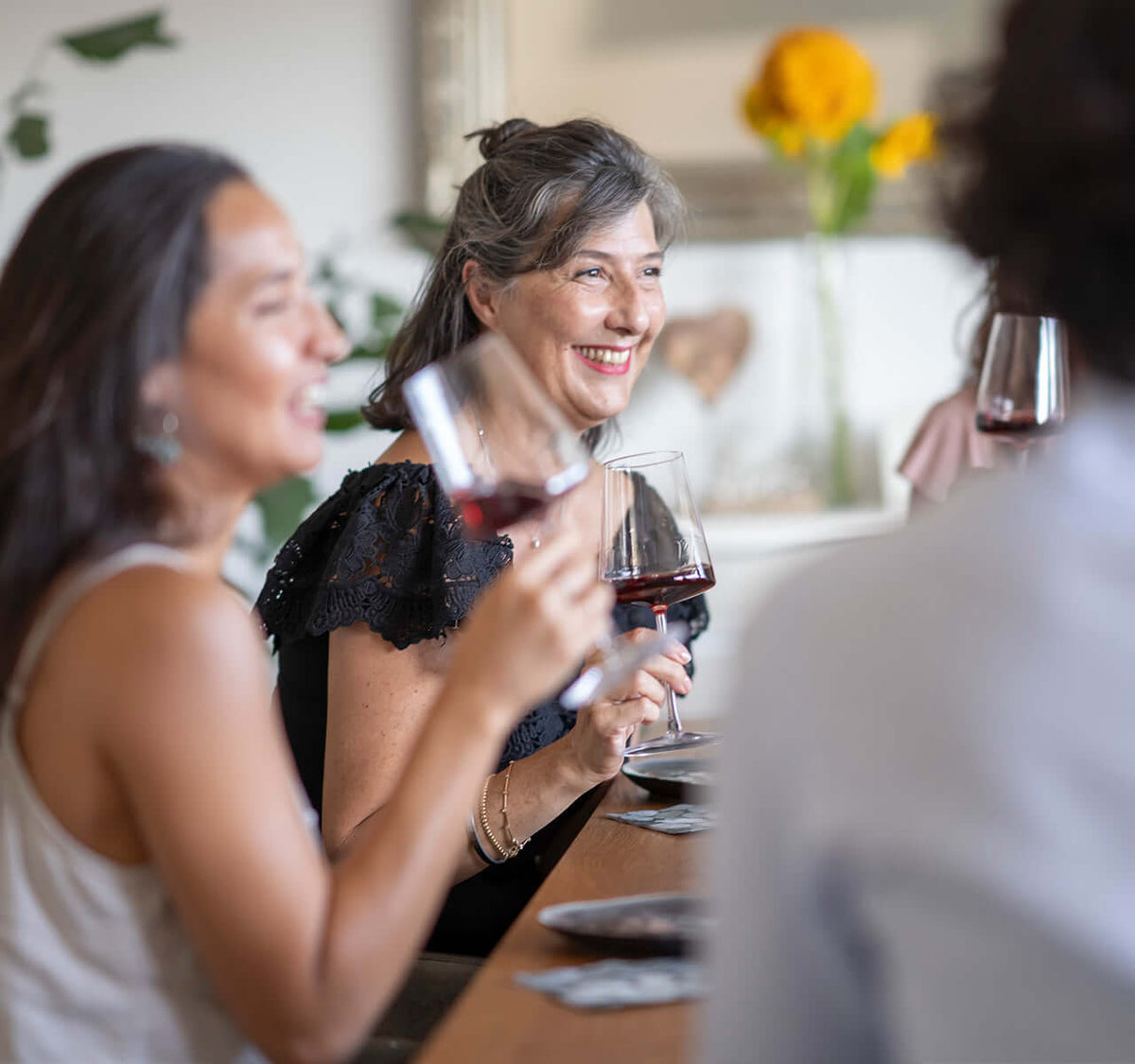Wein Tasting für Kenner in entspannter Atmosphäre mit Genussliebhabern und herrlichem Rotwein bei TIME 2 TASTE.